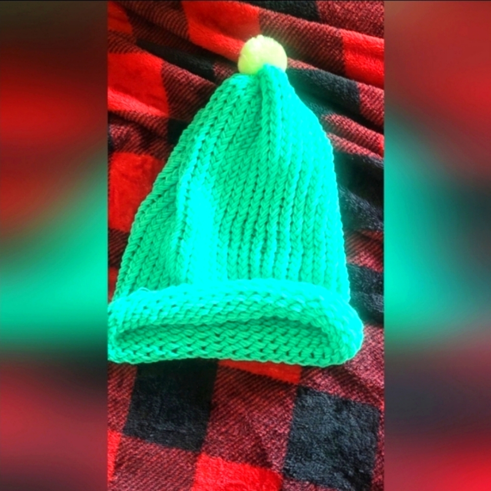 Green Cozy Knit Hat with Ribbed Texture